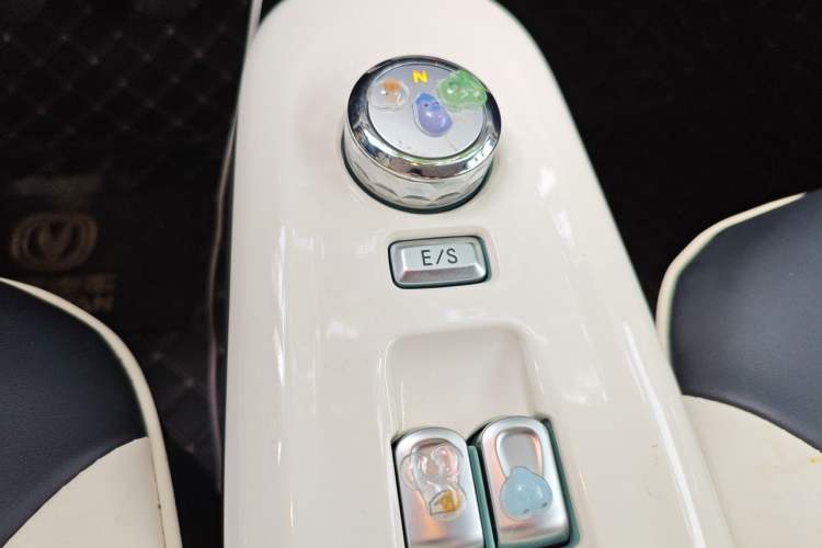 Used CHANGAN NEVO Lumin 2022 210km Sweet Edition Gear Lever