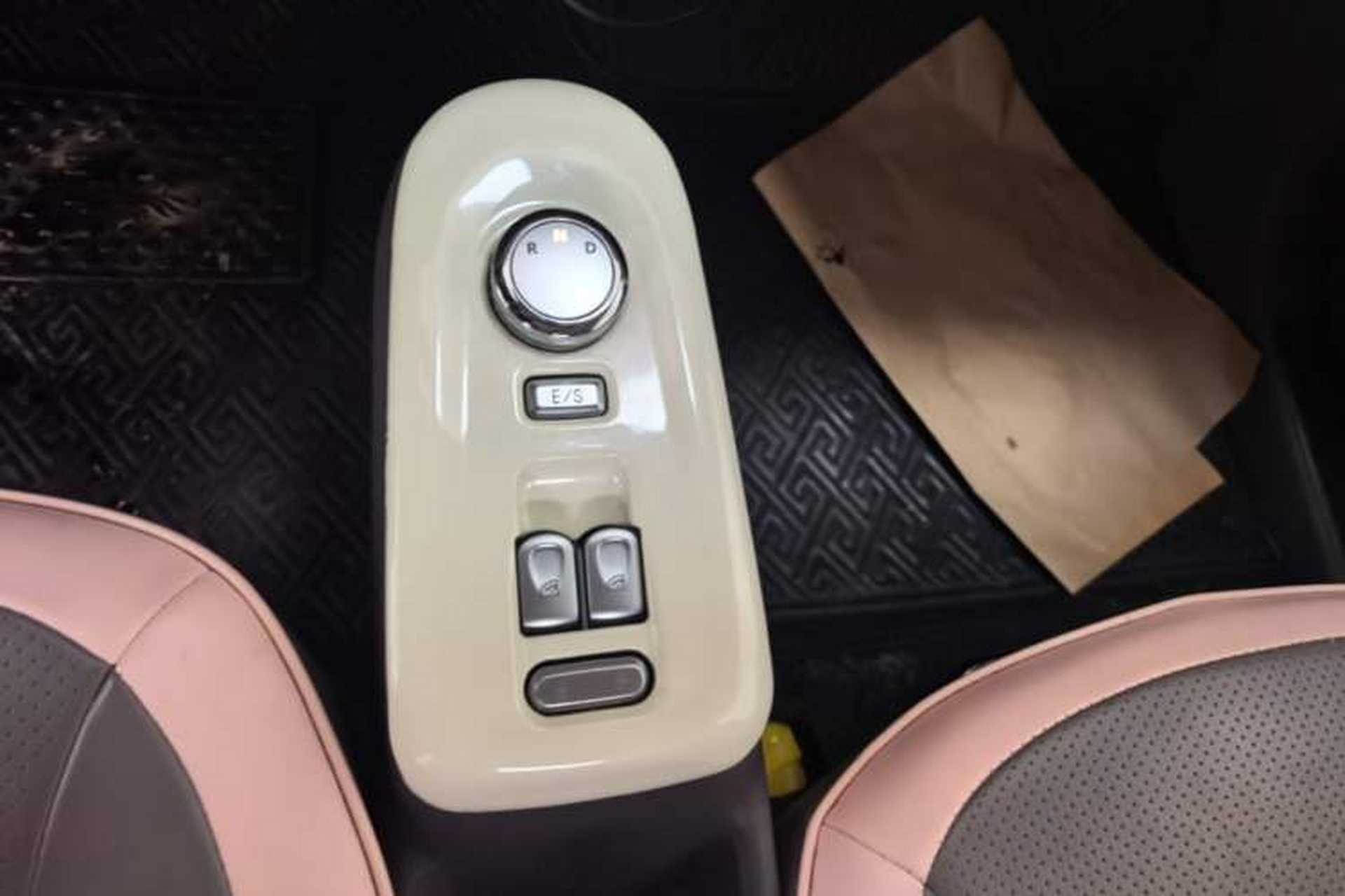 Used CHANGAN NEVO Lumin 2022 155 km – Refreshingly Sweet Edition Gear Lever