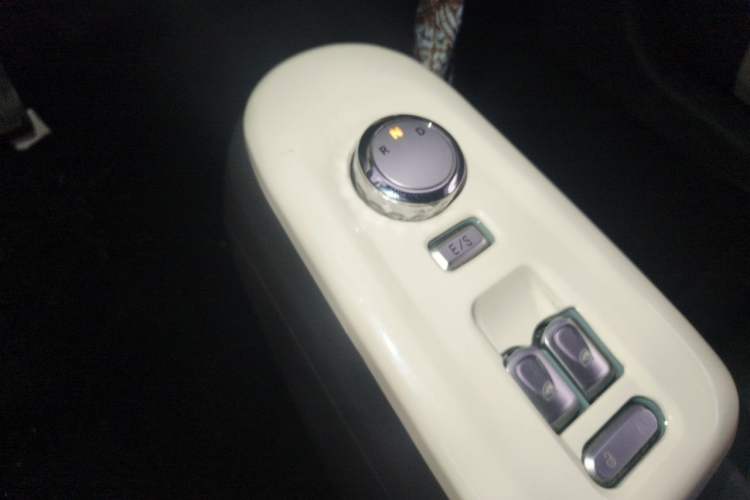 Used CHANGAN NEVO Lumin 2022 210km Sweet Edition Gear Lever