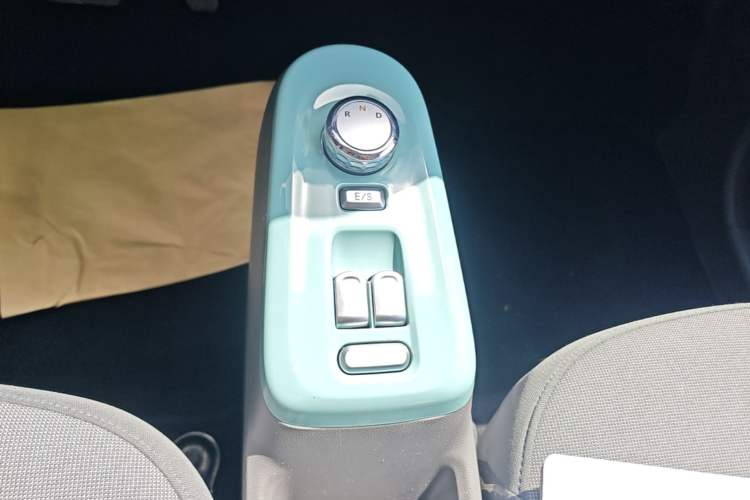 Used CHANGAN NEVO Lumin 2022 210km Sweet Edition Gear Lever