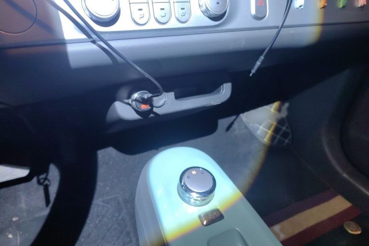 Used CHANGAN NEVO Lumin 2022 155 km – Refreshingly Sweet Edition Gear Lever