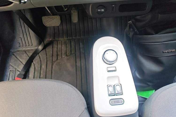 Used CHANGAN NEVO Lumin 2022 301km Honey-Sweet Version Gear Lever