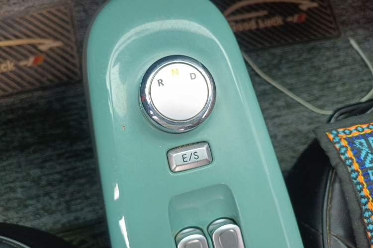 Used CHANGAN NEVO Lumin 2022 210km Sweet Edition Gear Lever