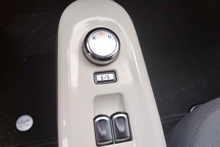 Used CHANGAN NEVO Lumin 2022 301km Honey-Sweet Version Gear Lever