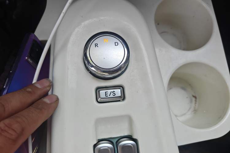 Used CHANGAN NEVO Lumin 2022 301km Honey-Sweet Version Gear Lever