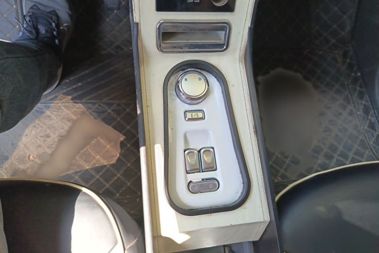 Used CHANGAN NEVO Lumin 2022 210km Sweet Edition Gear Lever