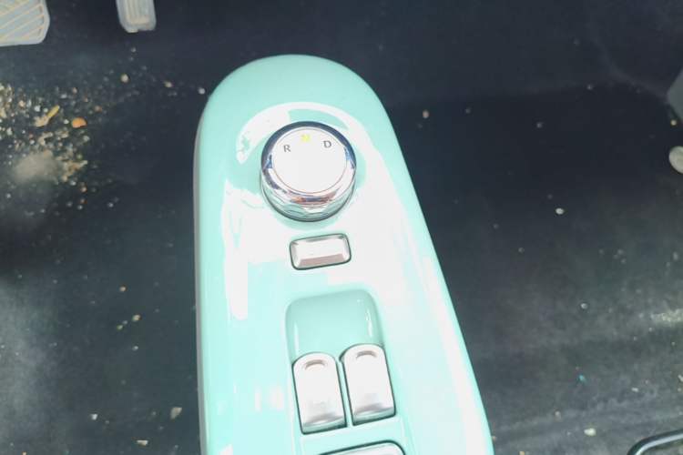 Used CHANGAN NEVO Lumin 2022 210km Sweet Edition Gear Lever
