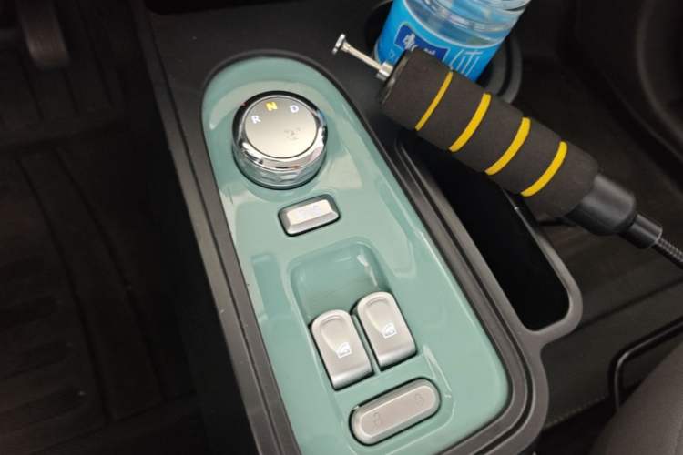 Used CHANGAN NEVO Lumin 2022 155 km – Refreshingly Sweet Edition Gear Lever