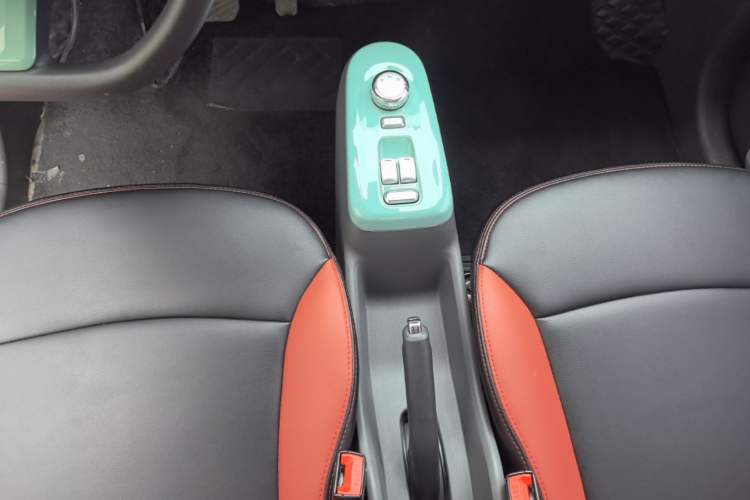 Used CHANGAN NEVO Lumin 2022 155 km – Refreshingly Sweet Edition Gear Lever