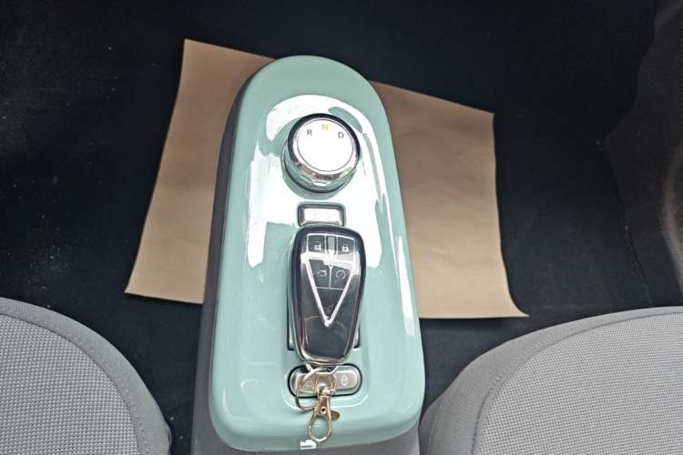 Used CHANGAN NEVO Lumin 2022 210km Sweet Edition Gear Lever