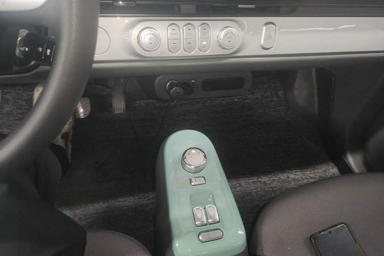 Used CHANGAN NEVO Lumin 2022 210km Sweet Edition Gear Lever