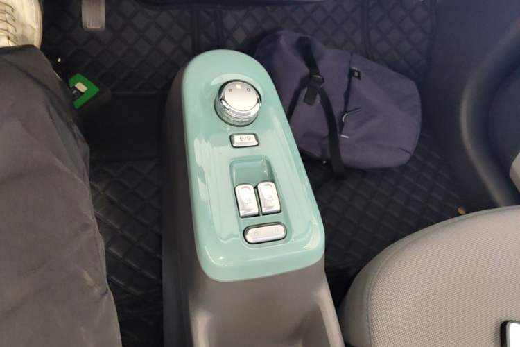 Used CHANGAN NEVO Lumin 2022 210km Sweet Edition Gear Lever