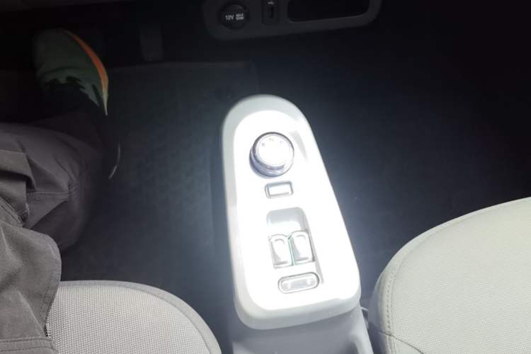 Used CHANGAN NEVO Lumin 2022 210km Sweet Edition Gear Lever
