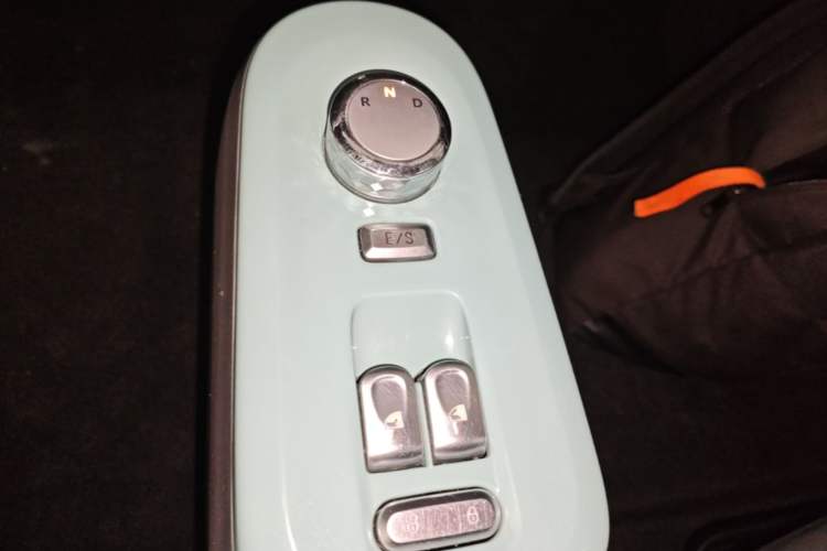 Used CHANGAN NEVO Lumin 2022 210km Sweet Edition Gear Lever