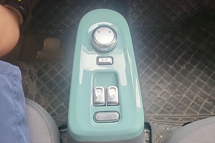 Used CHANGAN NEVO Lumin 2022 155 km – Refreshingly Sweet Edition Gear Lever