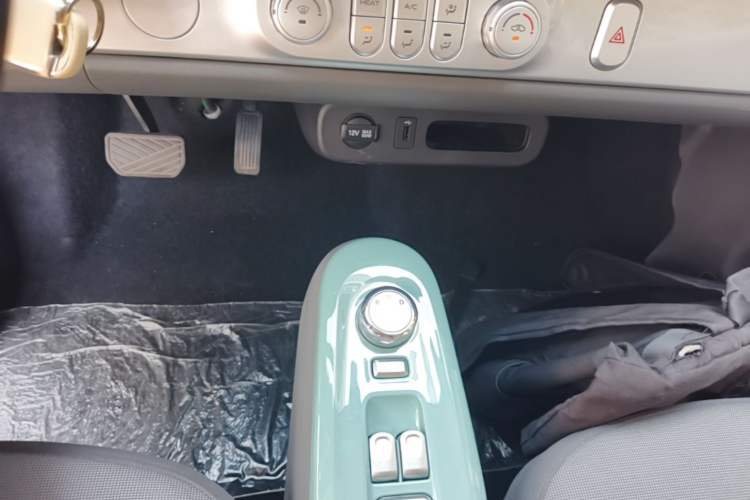 Used CHANGAN NEVO Lumin 2022 155 km – Refreshingly Sweet Edition Gear Lever