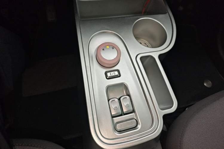 Used CHANGAN NEVO Lumin 2022 210km Sweet Edition Gear Lever