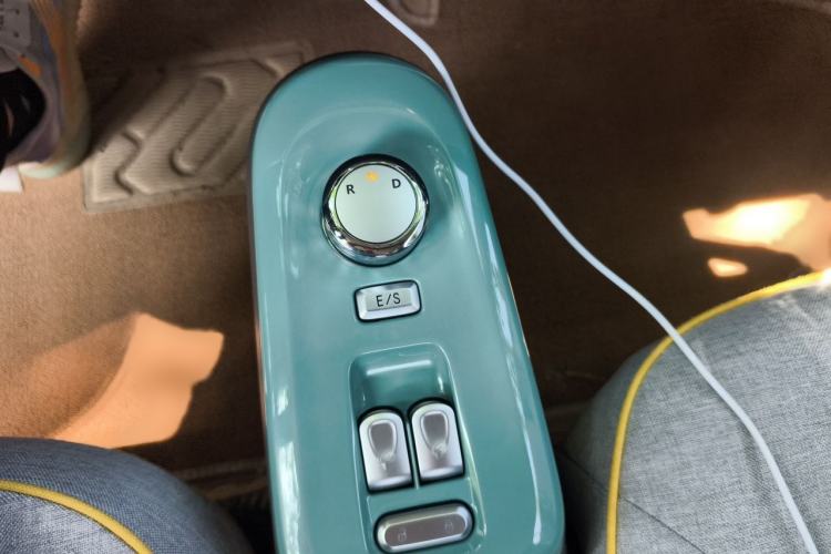 Used CHANGAN NEVO Lumin 2022 155 km – Refreshingly Sweet Edition Gear Lever