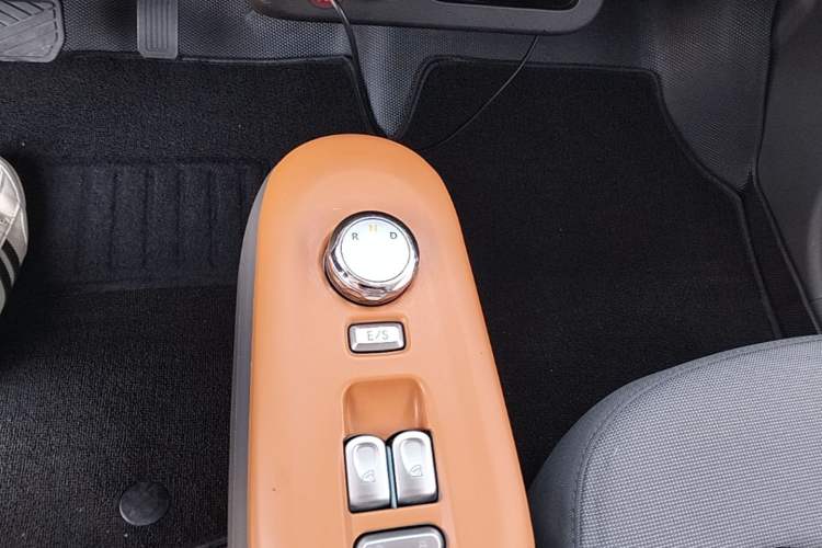 Used CHANGAN NEVO Lumin 2022 210km Sweet Edition Gear Lever