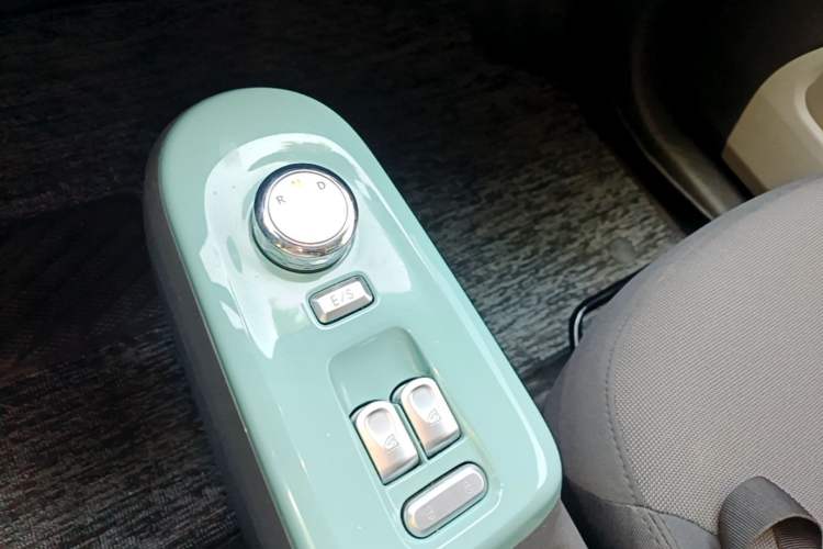 Used CHANGAN NEVO Lumin 2022 210km Sweet Edition Gear Lever