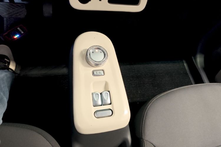 Used CHANGAN NEVO Lumin 2022 210km Sweet Edition Gear Lever
