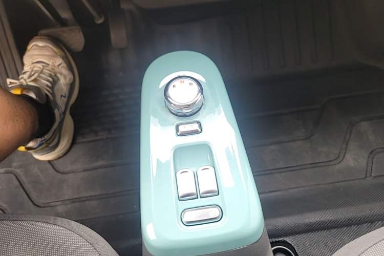 Used CHANGAN NEVO Lumin 2022 210km Sweet Edition Gear Lever