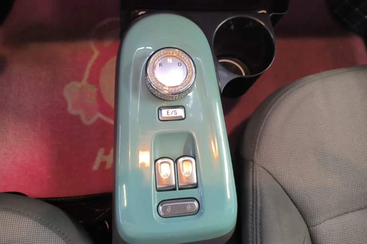 Used CHANGAN NEVO Lumin 2022 210km Sweet Edition Gear Lever