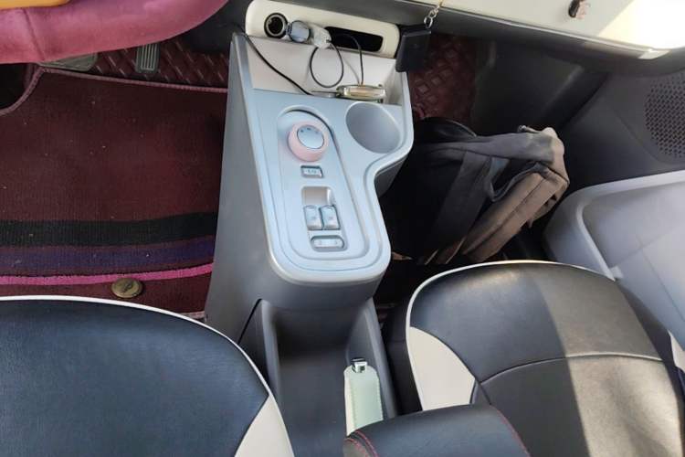 Used CHANGAN NEVO Lumin 2022 210km Sweet Edition Gear Lever