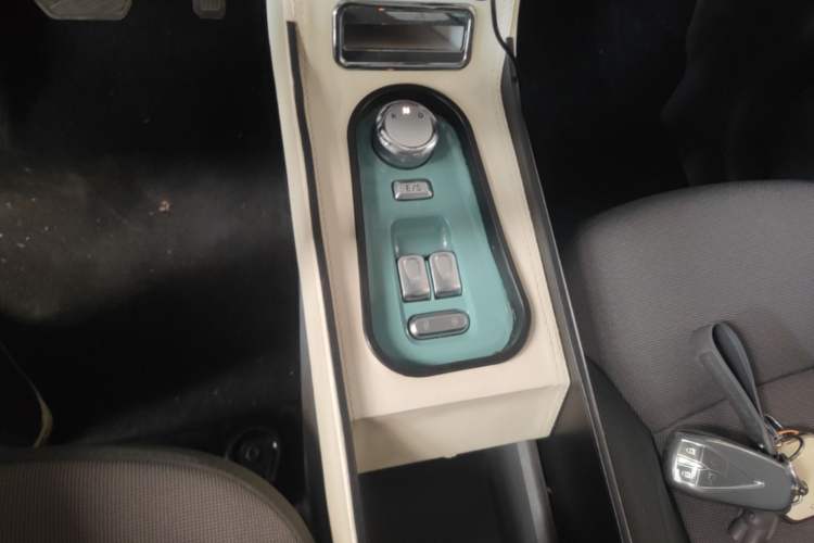 Used CHANGAN NEVO Lumin 2022 210km Sweet Edition Gear Lever