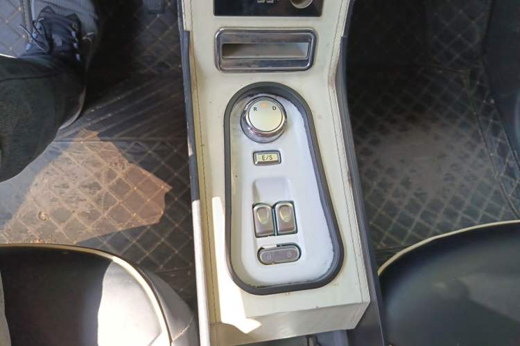 Used CHANGAN NEVO Lumin 2022 210km Sweet Edition Gear Lever