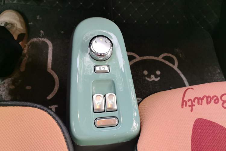 Used CHANGAN NEVO Lumin 2022 210km Sweet Edition Gear Lever