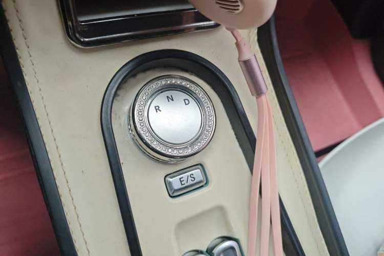 Used CHANGAN NEVO Lumin 2022 210km Sweet Edition Gear Lever