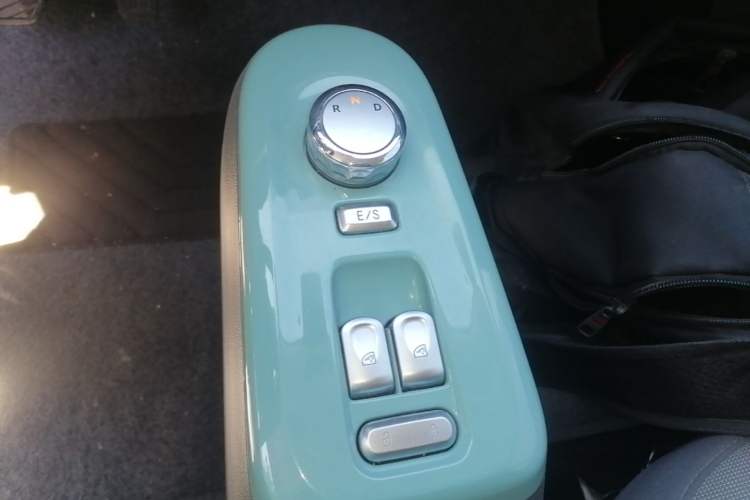 Used CHANGAN NEVO Lumin 2022 155 km – Refreshingly Sweet Edition Gear Lever