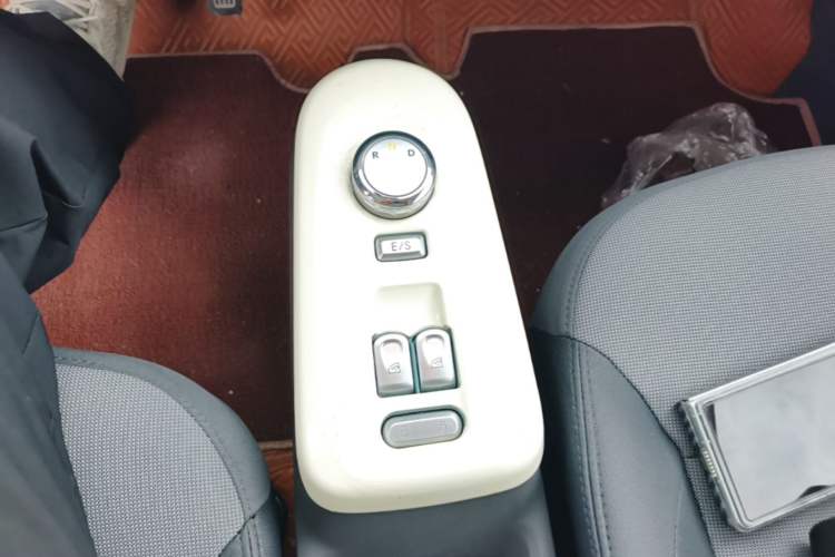 Used CHANGAN NEVO Lumin 2022 155 km – Refreshingly Sweet Edition Gear Lever