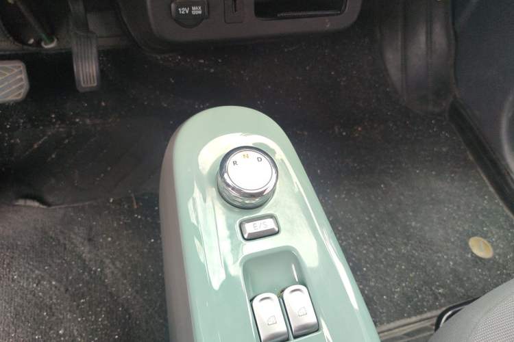 Used CHANGAN NEVO Lumin 2022 210km Sweet Edition Gear Lever