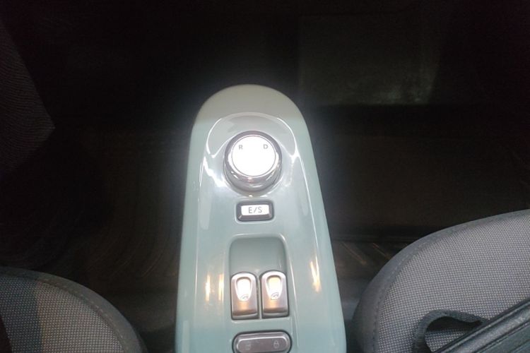 Used CHANGAN NEVO Lumin 2022 155 km – Refreshingly Sweet Edition Gear Lever