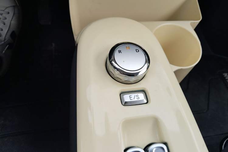 Used CHANGAN NEVO Lumin 2022 210km Sweet Edition Gear Lever