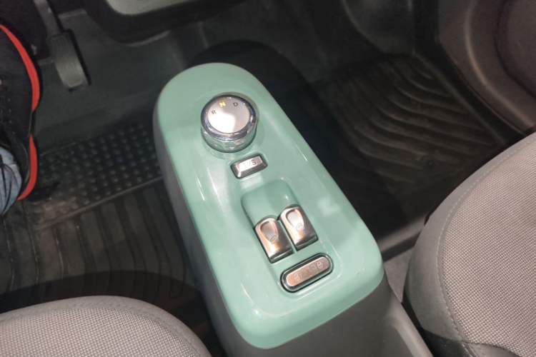 Used CHANGAN NEVO Lumin 2022 210km Sweet Edition Gear Lever