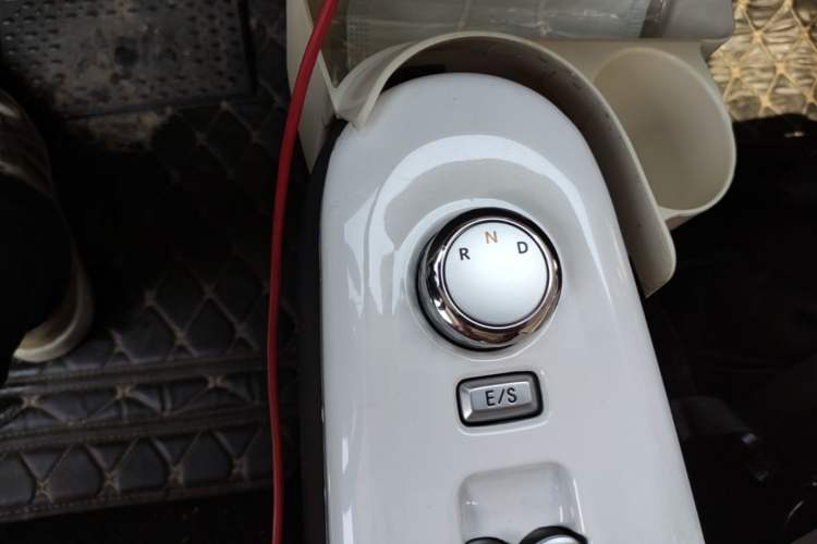Used CHANGAN NEVO Lumin 2022 210km Sweet Edition Gear Lever