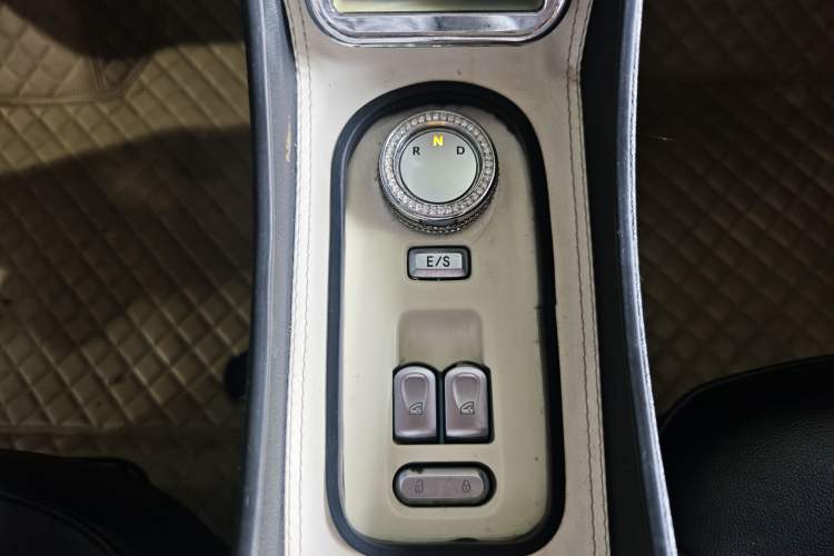 Used CHANGAN NEVO Lumin 2022 210km Sweet Edition Gear Lever