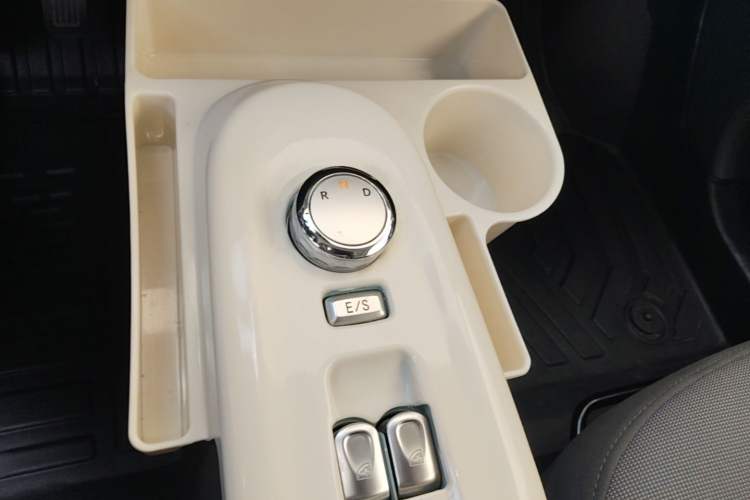 Used CHANGAN NEVO Lumin 2022 210km Sweet Edition Gear Lever