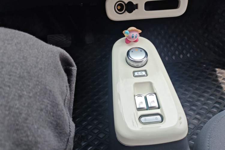 Used CHANGAN NEVO Lumin 2022 210km Sweet Edition Gear Lever
