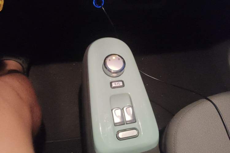 Used CHANGAN NEVO Lumin 2022 210km Sweet Edition Gear Lever