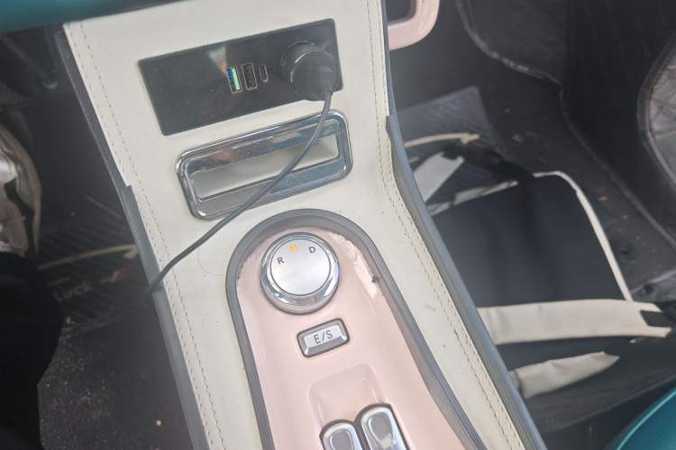 Used CHANGAN NEVO Lumin 2022 210km Sweet Edition Gear Lever