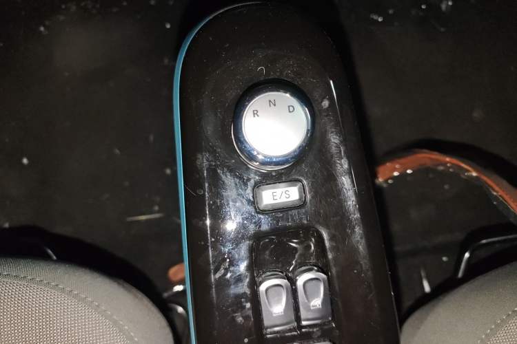 Used CHANGAN NEVO Lumin 2022 210km Sweet Edition Gear Lever