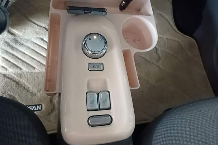 Used CHANGAN NEVO Lumin 2022 210km Sweet Edition Gear Lever