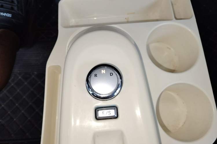 Used CHANGAN NEVO Lumin 2022 155 km – Refreshingly Sweet Edition Gear Lever