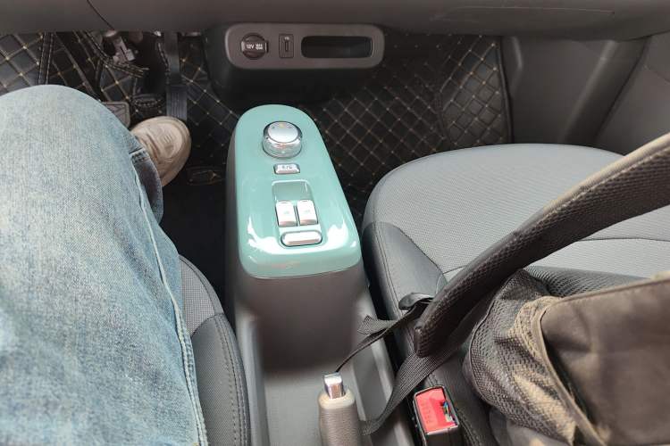 Used CHANGAN NEVO Lumin 2022 210km Sweet Edition Gear Lever