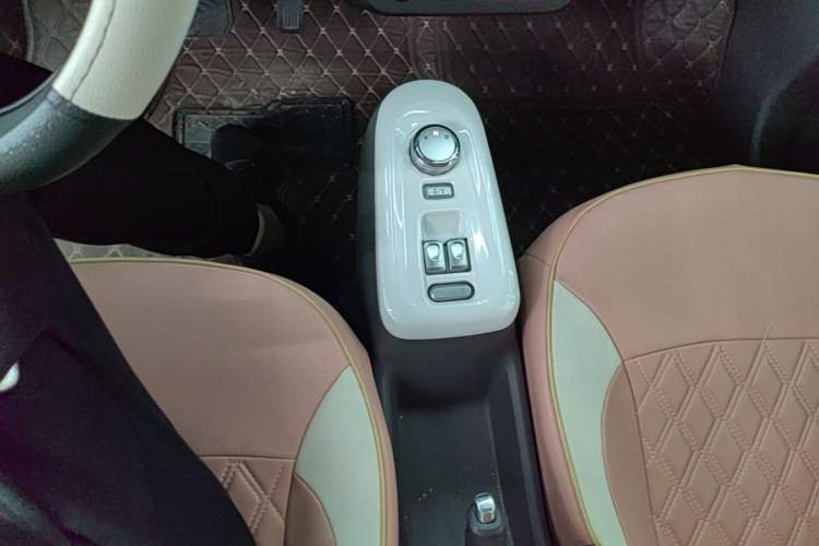 Used CHANGAN NEVO Lumin 2022 210km Sweet Edition Gear Lever