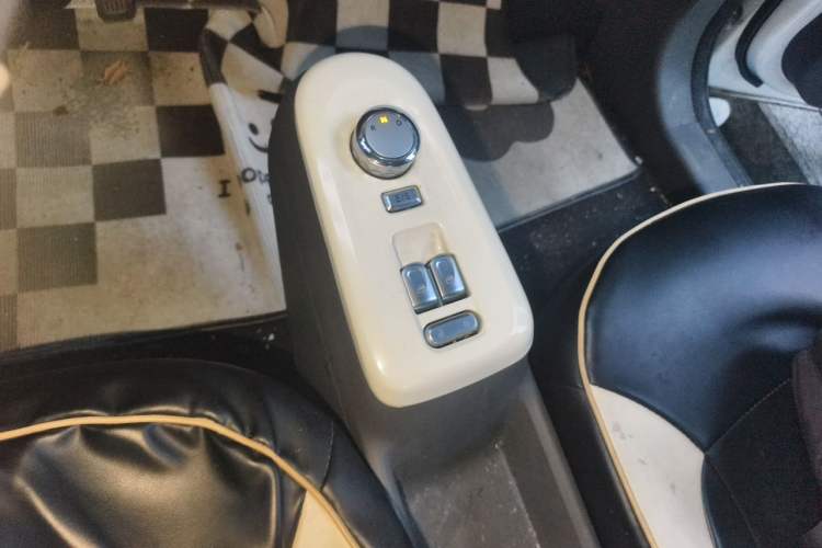 Used CHANGAN NEVO Lumin 2022 210km Sweet Edition Gear Lever